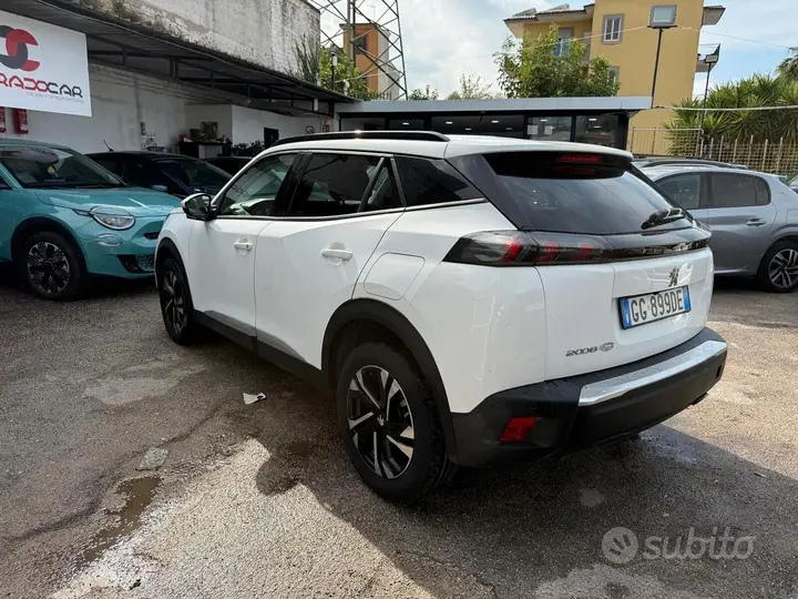 Peugeot 2008 2021 photo 4