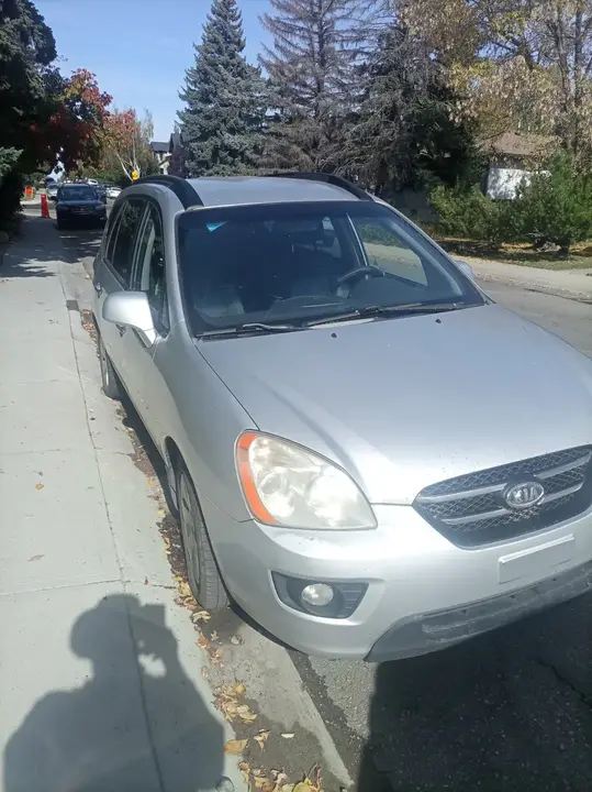 Kia Rondo 2008 photo 5