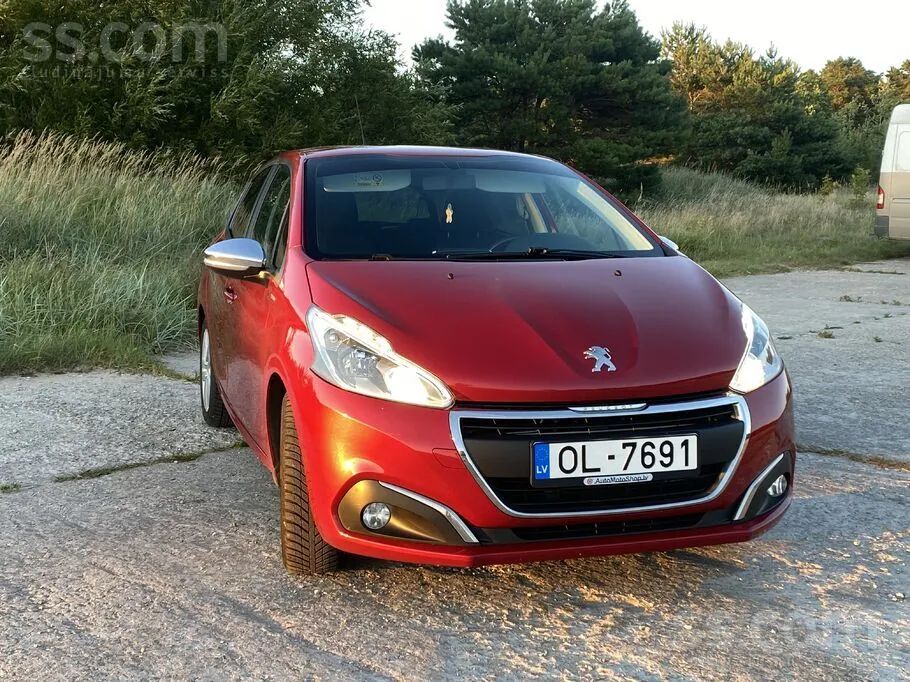 Peugeot 208 2017 photo 3