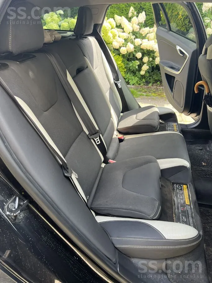 Volvo V60 2011 photo 5