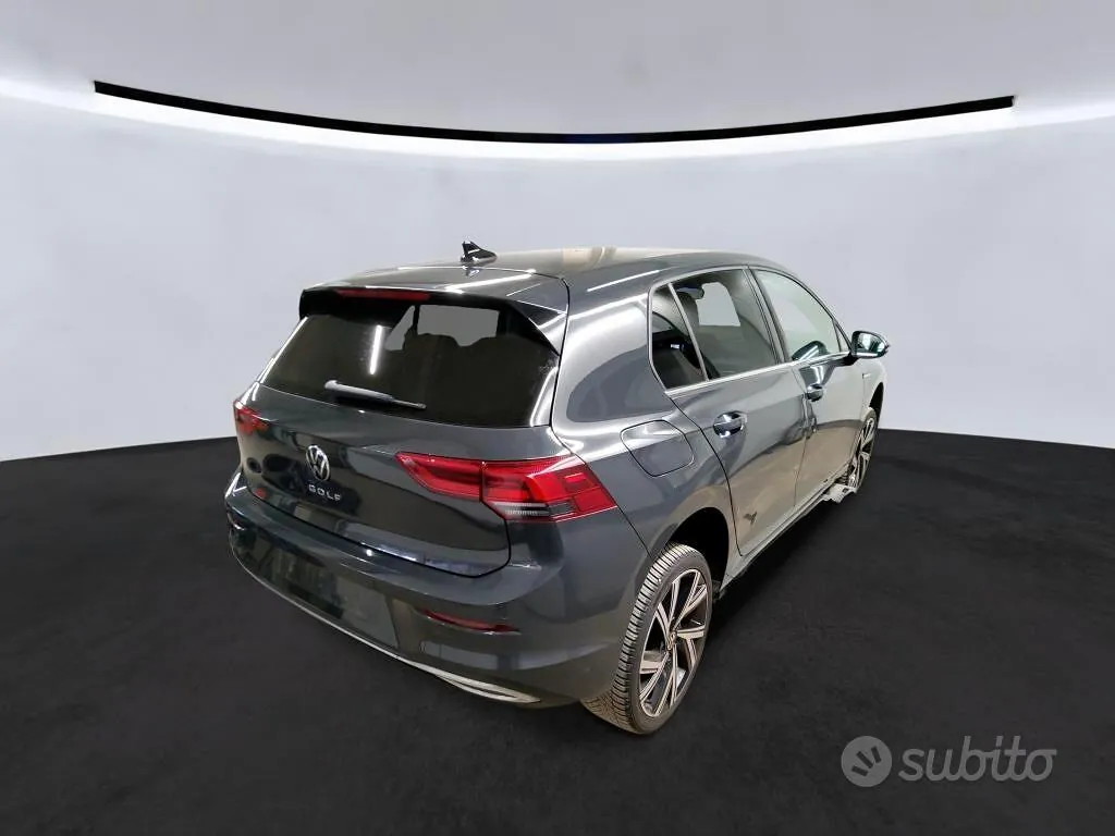 Volkswagen Golf 2024 photo 3
