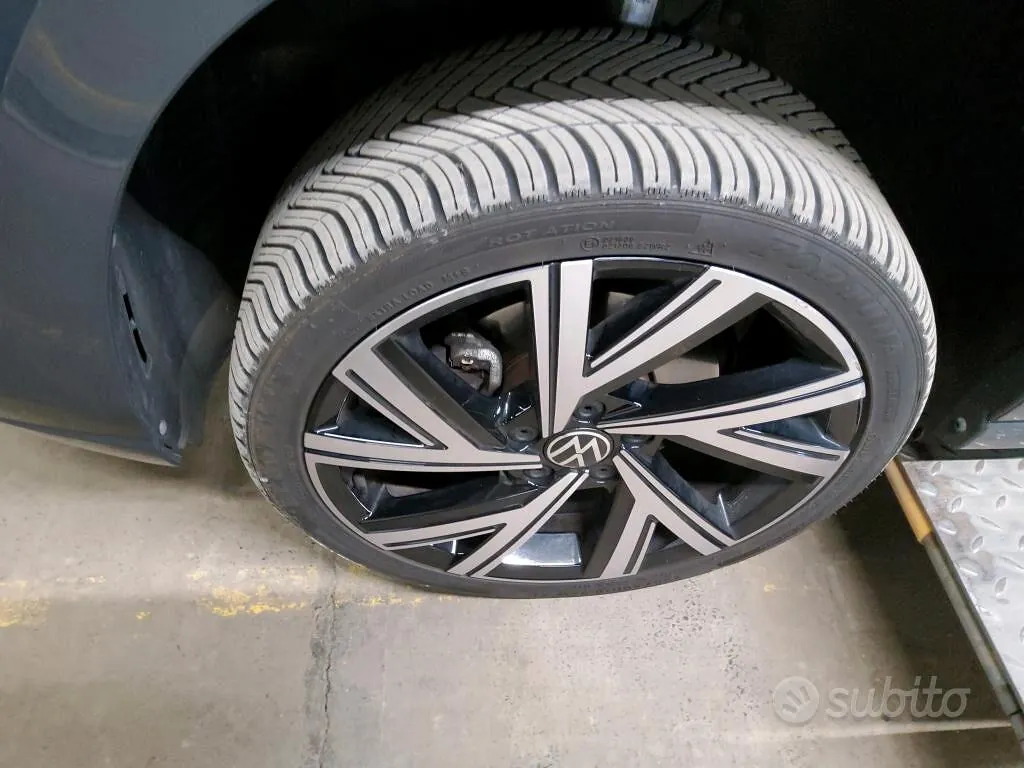 Volkswagen Golf 2024 photo 5