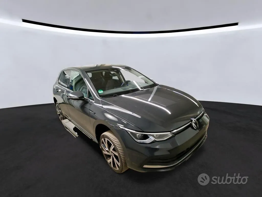 Volkswagen Golf 2024 photo 2