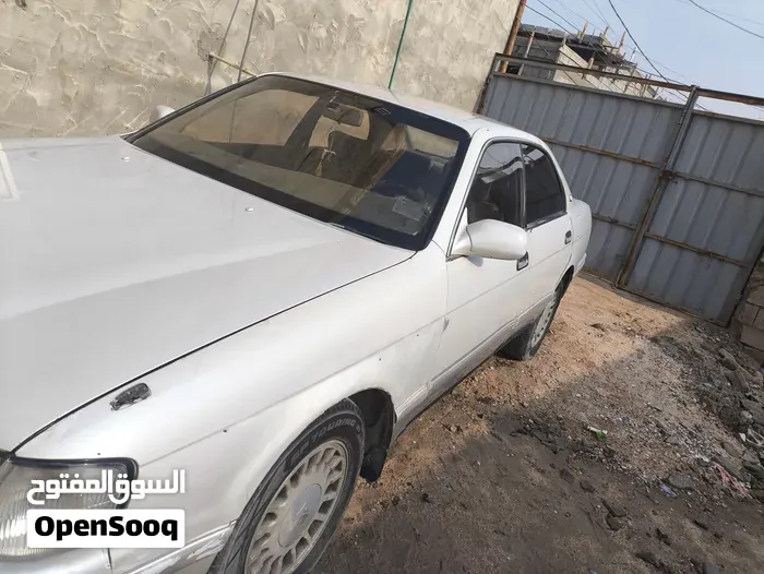 Toyota Crown 1994 photo 3