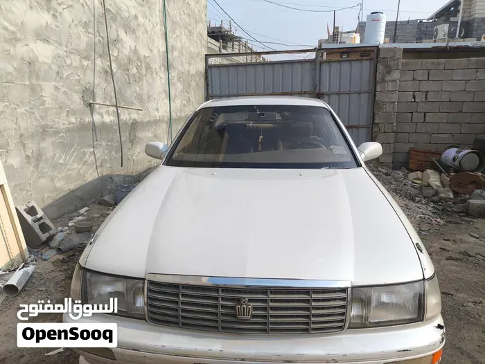 Toyota Crown 1994 photo 2