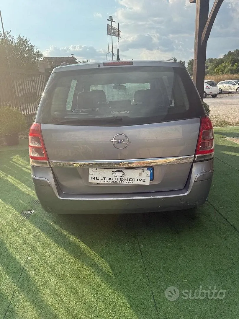 Opel Zafira 2009 photo 2