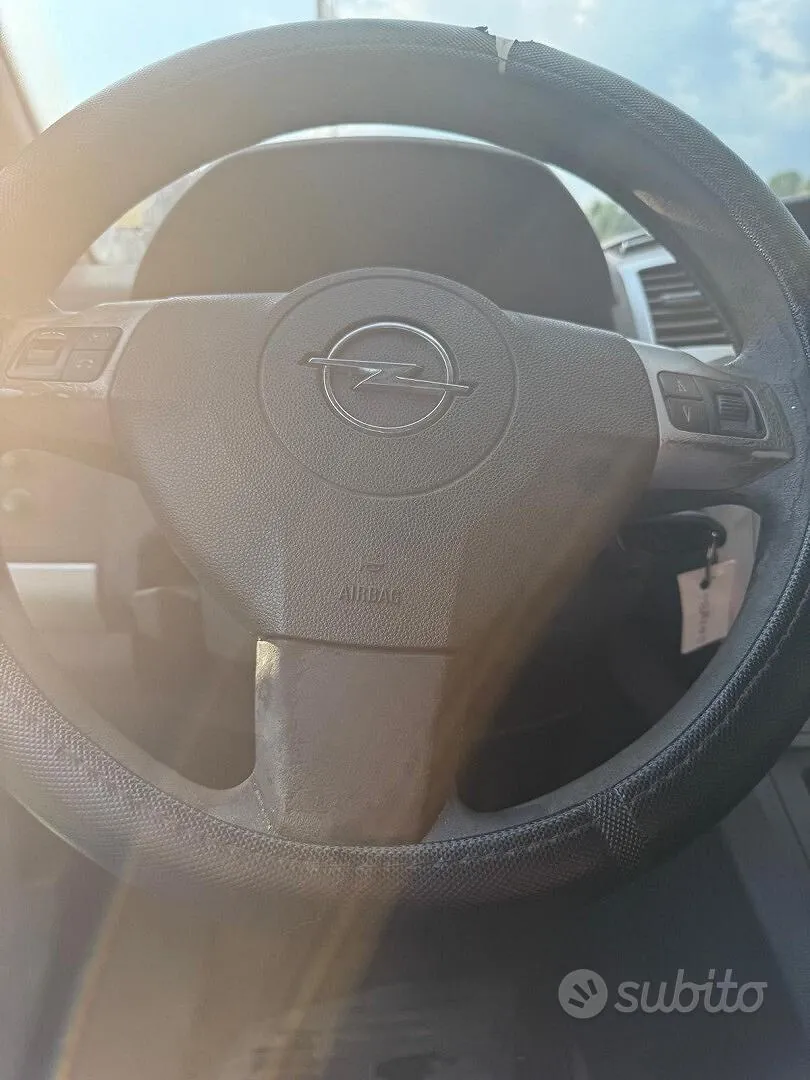 Opel Zafira 2009 photo 3
