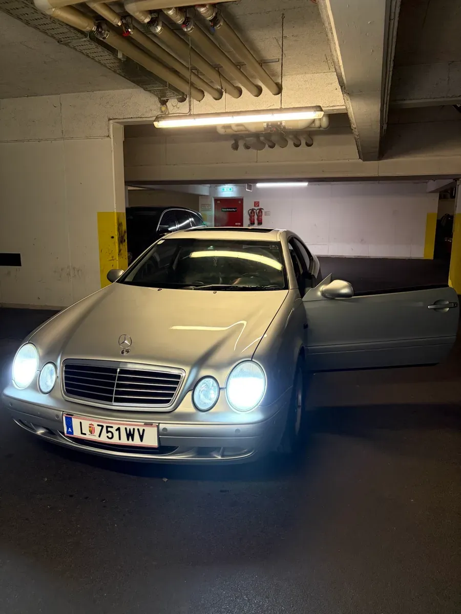 Mercedes-Benz Clk-Class 1999 photo 2