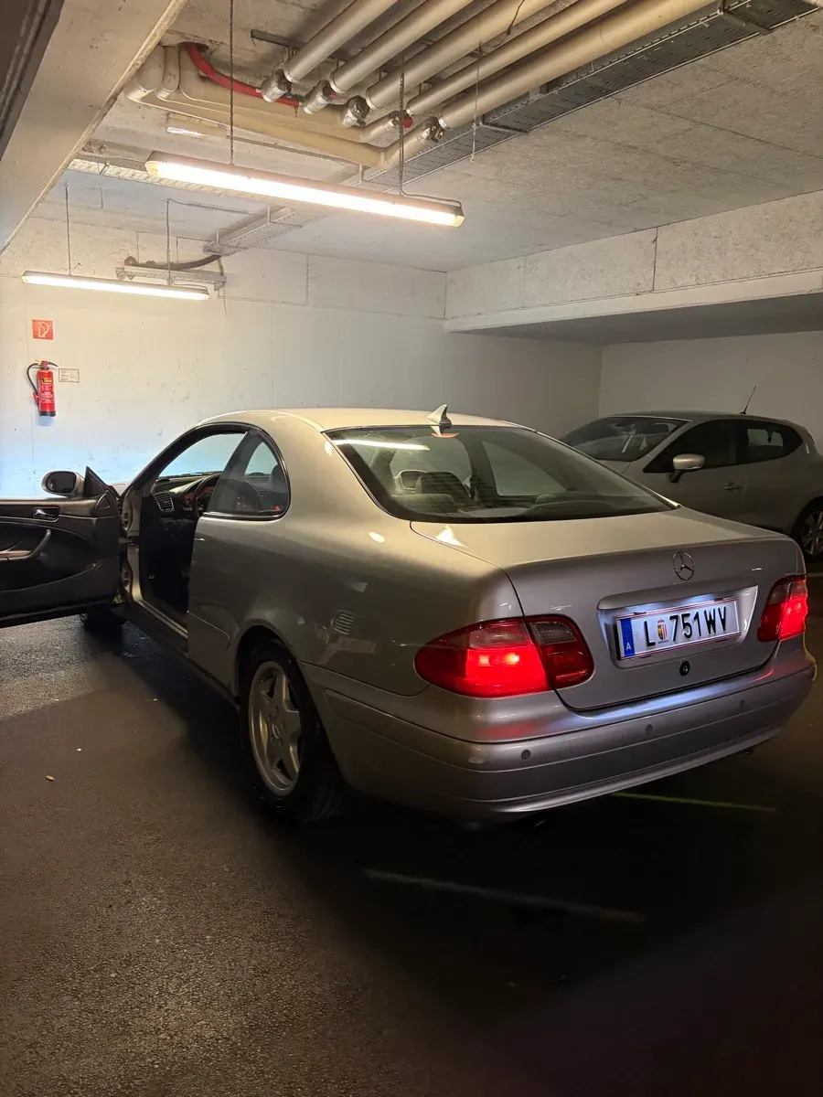 Mercedes-Benz Clk-Class 1999 photo 3