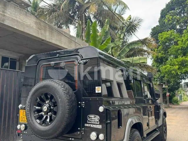 Land Rover Defender 2015 photo 2