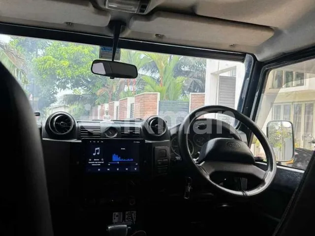 Land Rover Defender 2015 photo 3