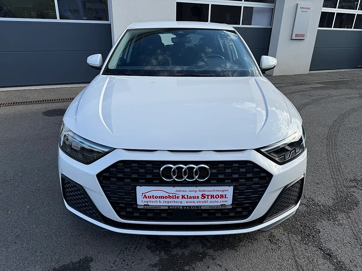 Audi A1 2024 photo 2