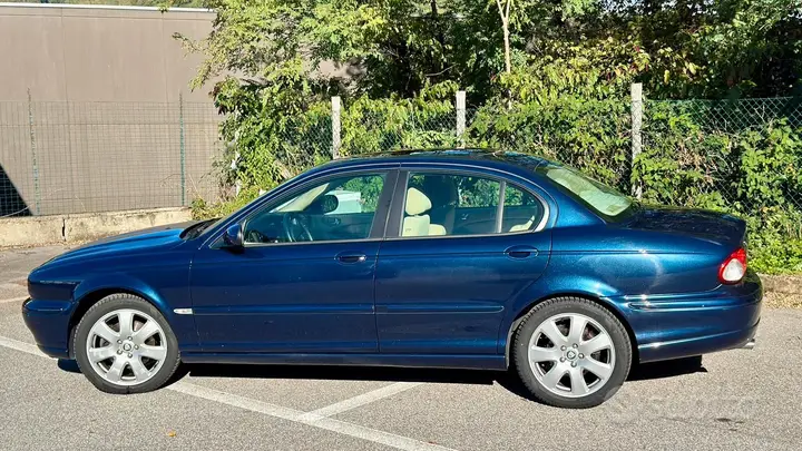Jaguar X-Type 2026 photo 3