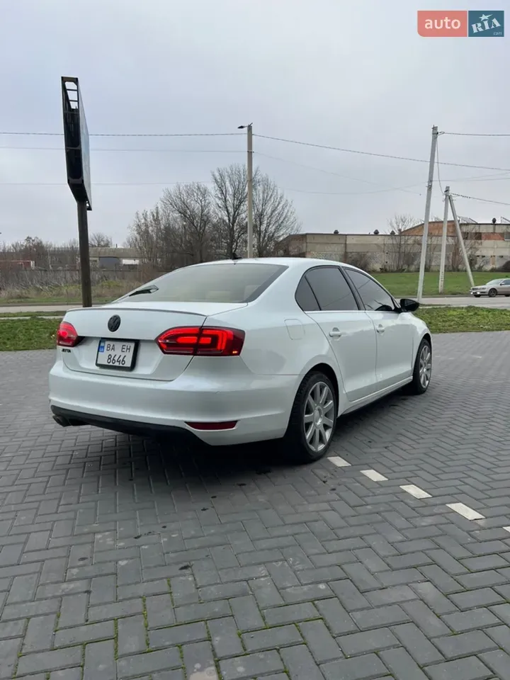 Volkswagen Jetta 2013 photo 4