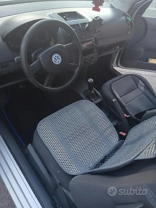 Volkswagen Polo 2002 photo 2