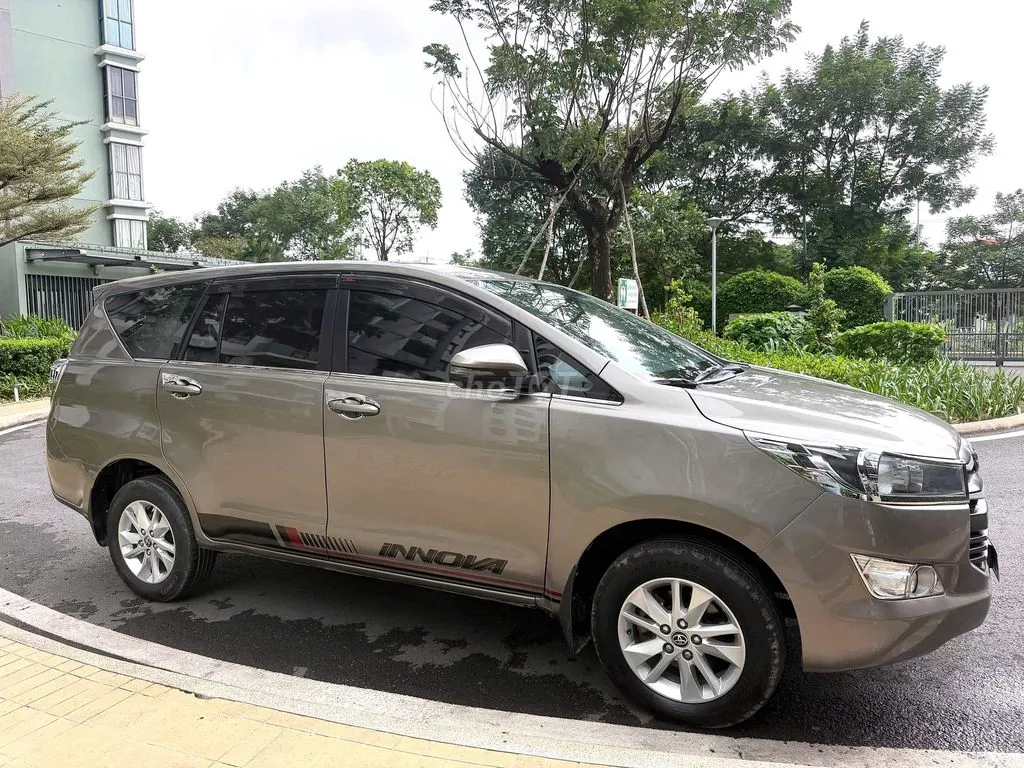 Toyota Innova 2019 photo 2