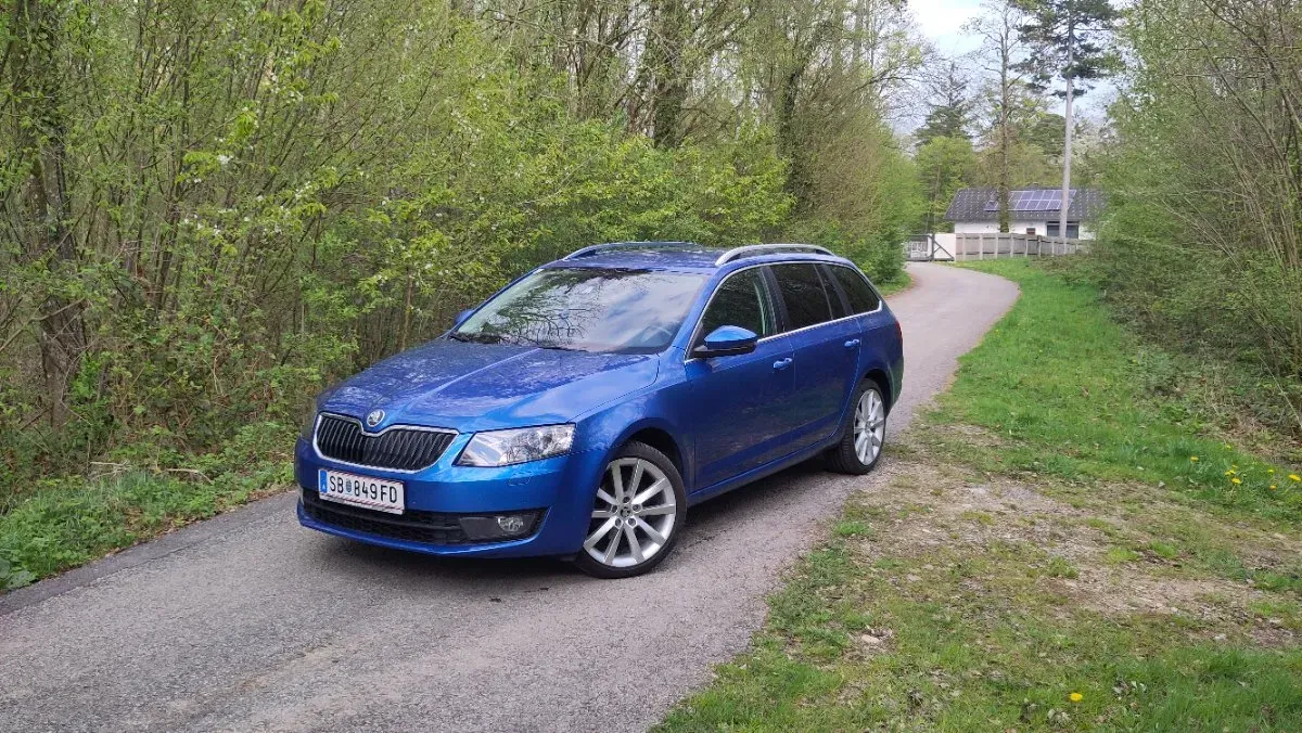 Skoda Octavia 2013 photo 2