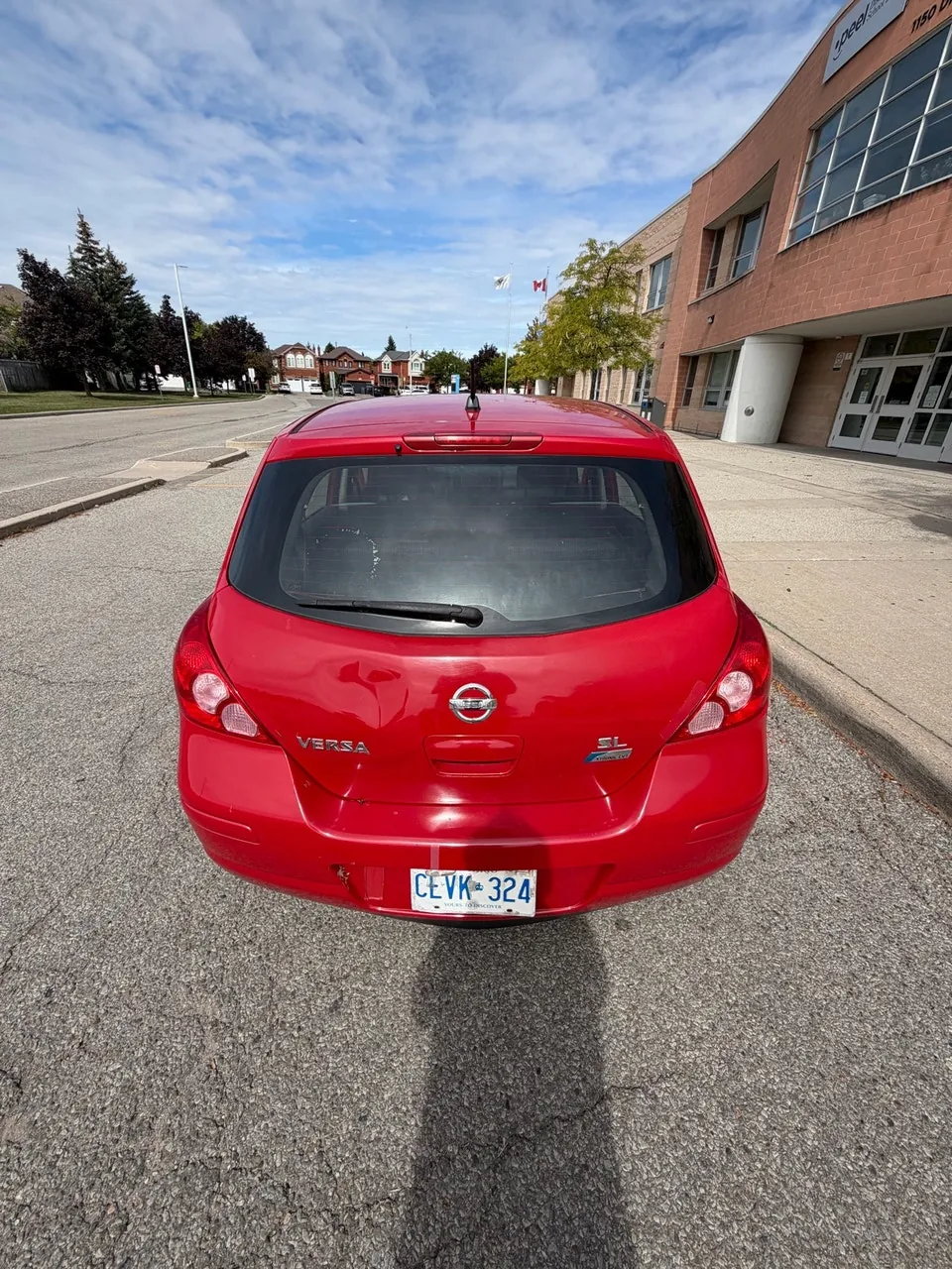 Nissan Versa 2010 photo 4