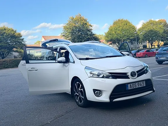 Toyota Verso 2014 photo 2