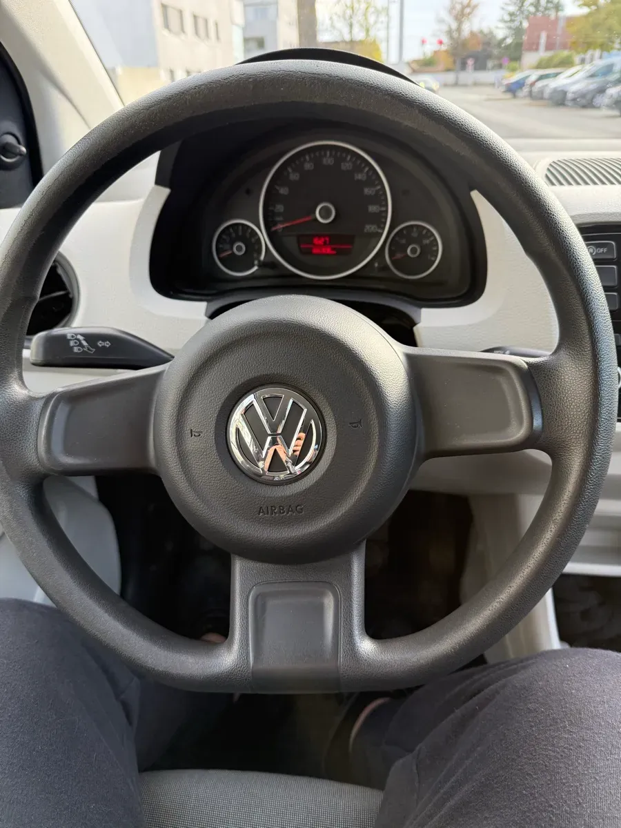 Volkswagen Up 2012 photo 3