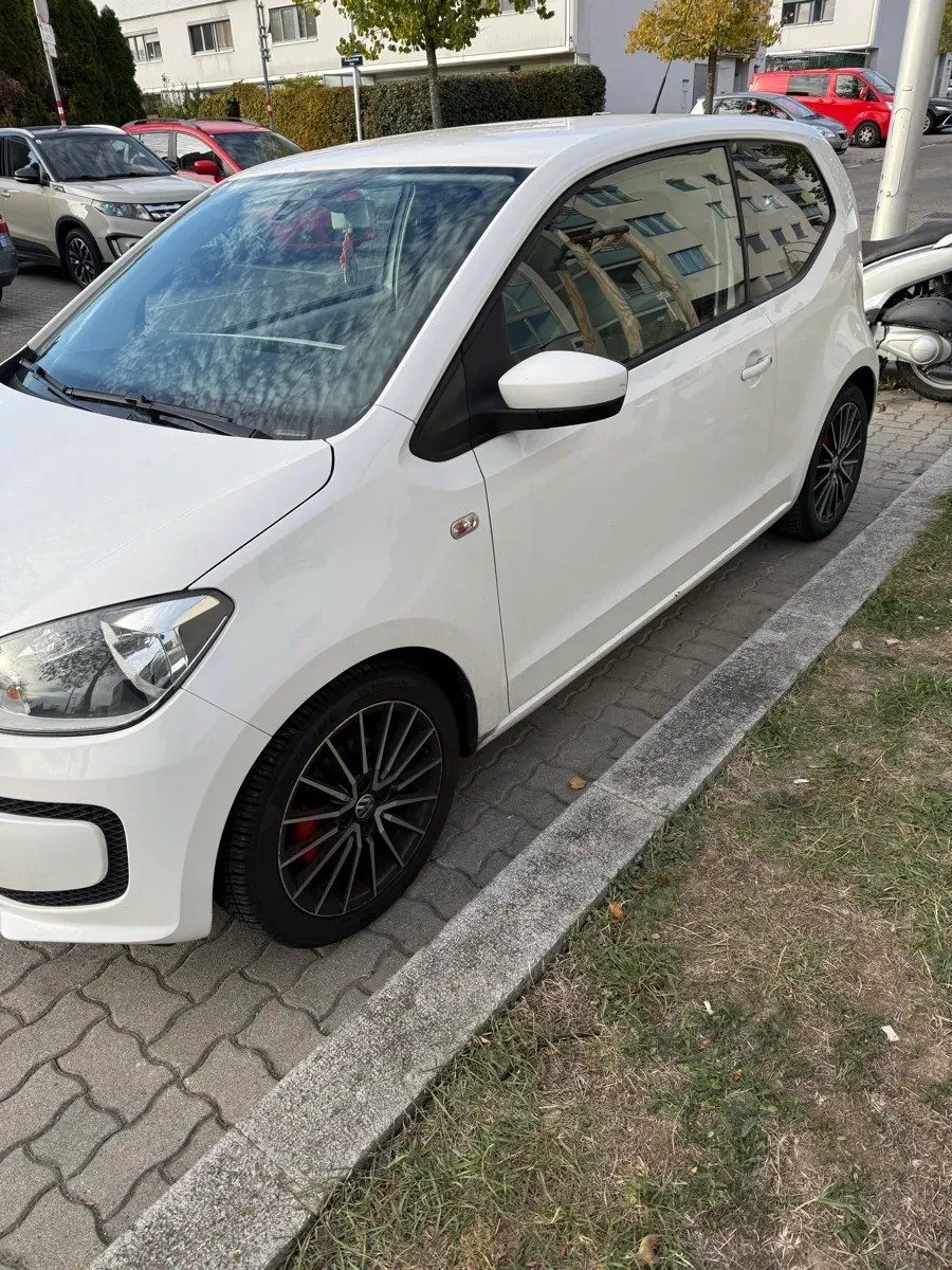 Volkswagen Up 2012 photo 2