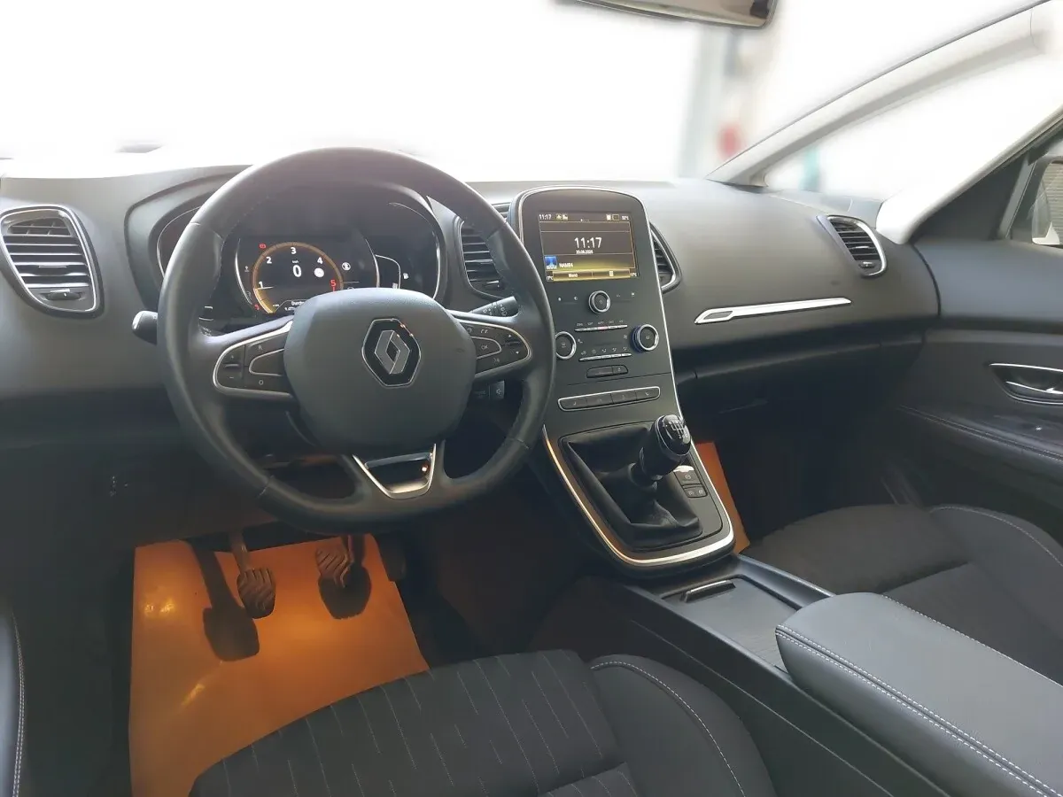 Renault Scenic 2020 photo 2