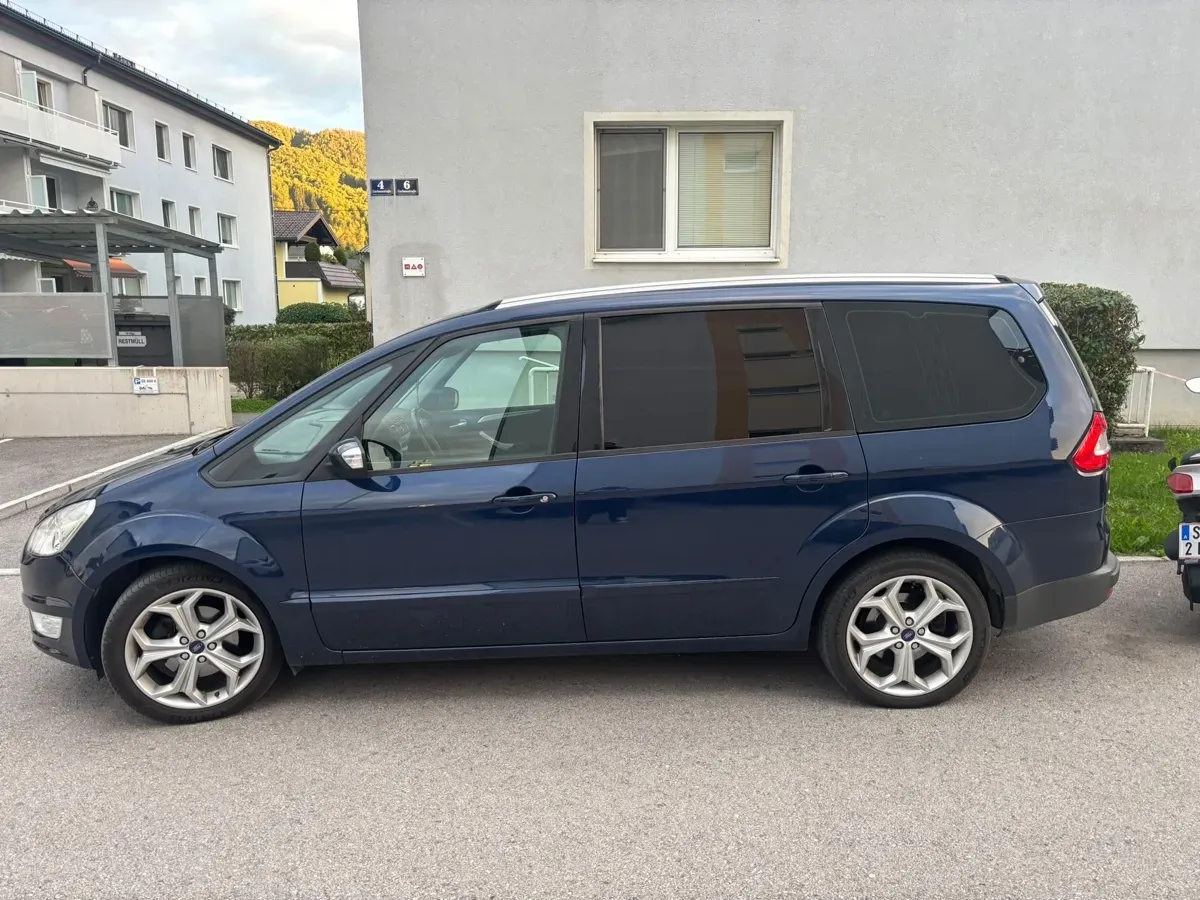 Ford Galaxy 2012 photo 3
