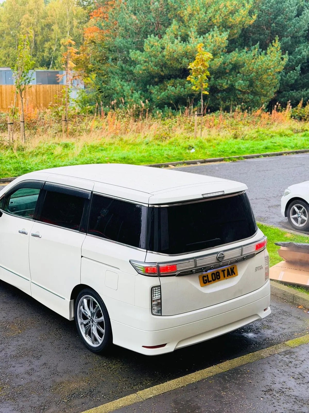 Nissan Elgrand 2014 photo 4