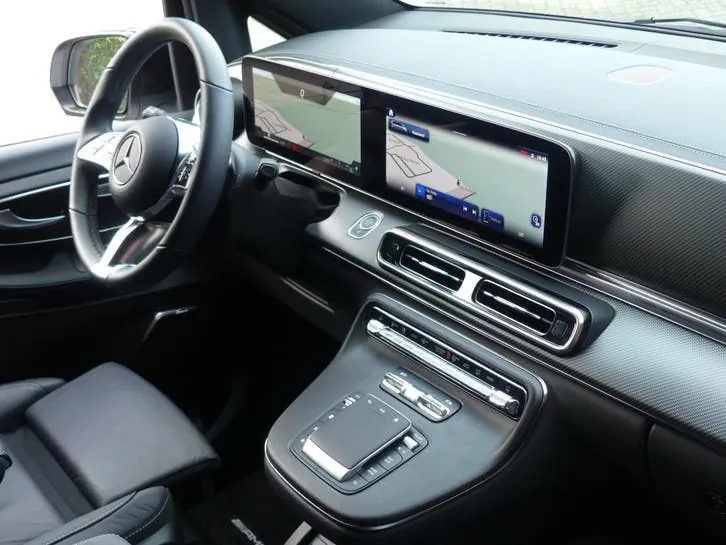 Mercedes-Benz V-Class 2024 photo 2