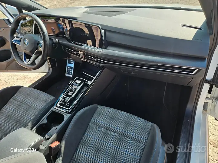 Volkswagen Golf 2022 photo 3