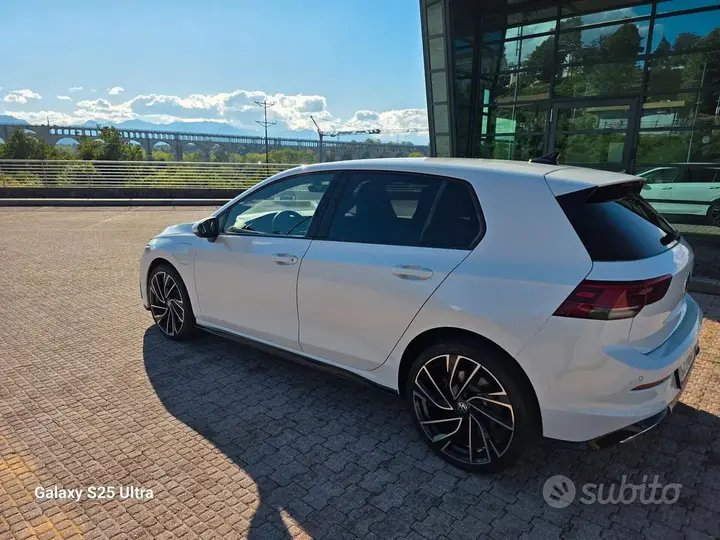 Volkswagen Golf 2022 photo 2