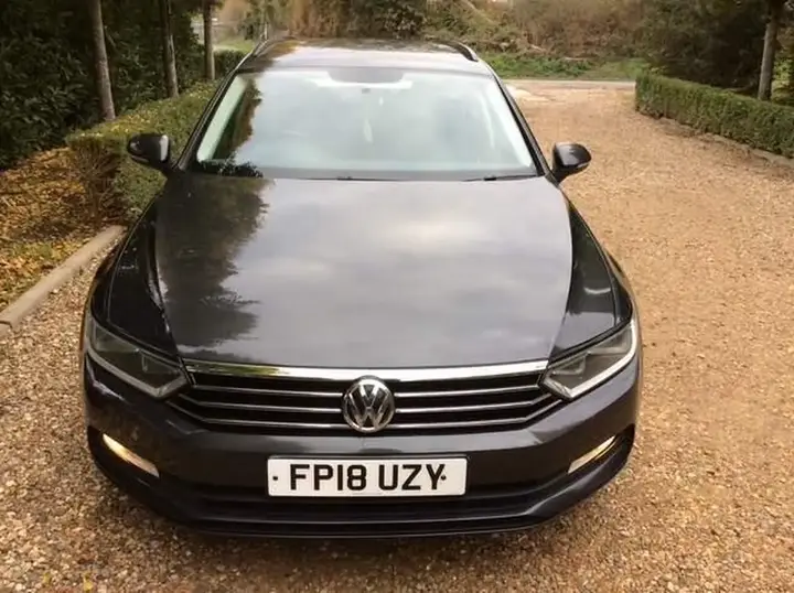 Volkswagen Passat 2018 photo 2