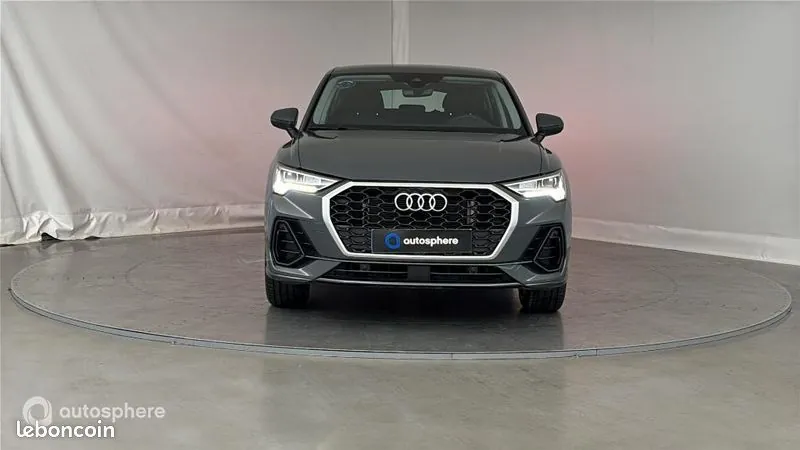 Audi Q3 2023 photo 2