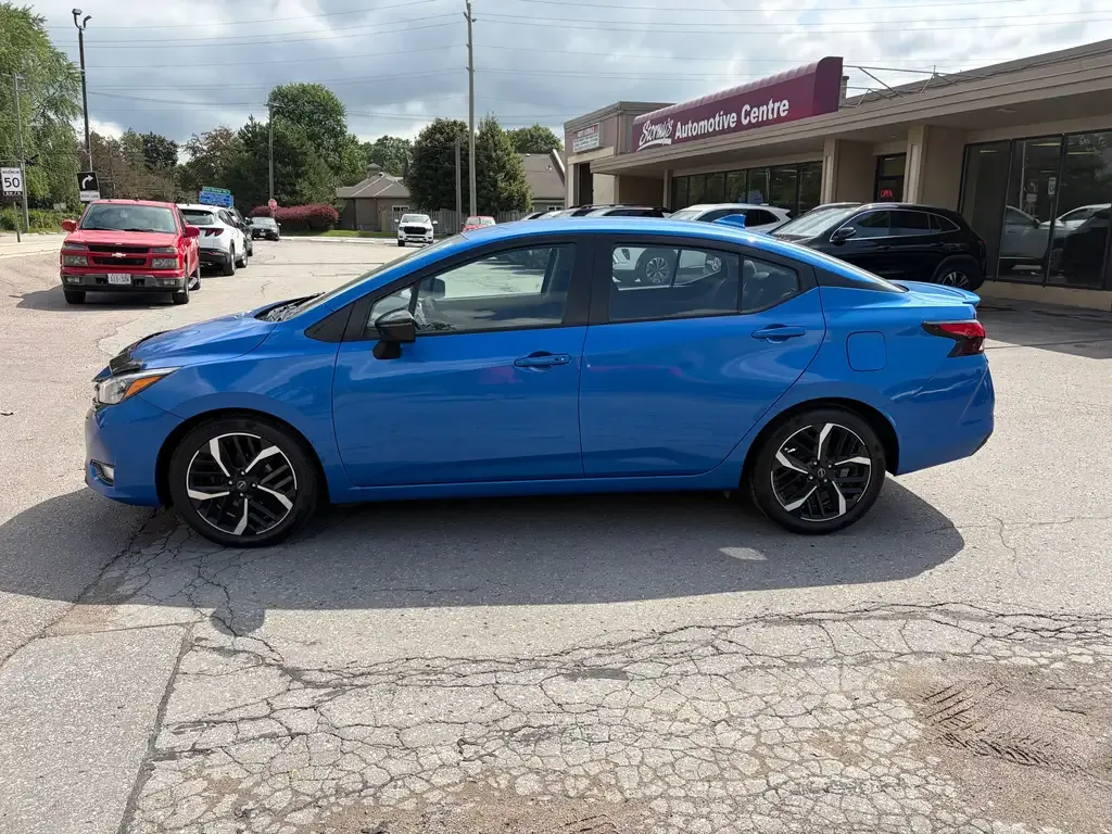 Nissan Versa 2023 photo 2
