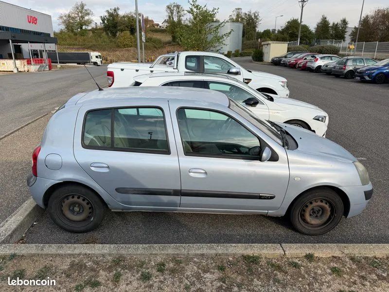 Renault Clio 2004 photo 3