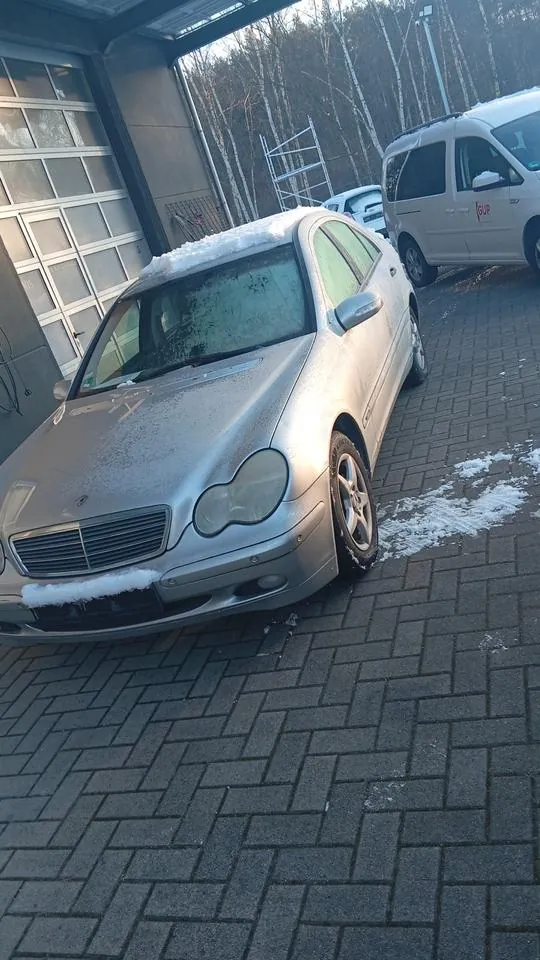 Mercedes-Benz C200