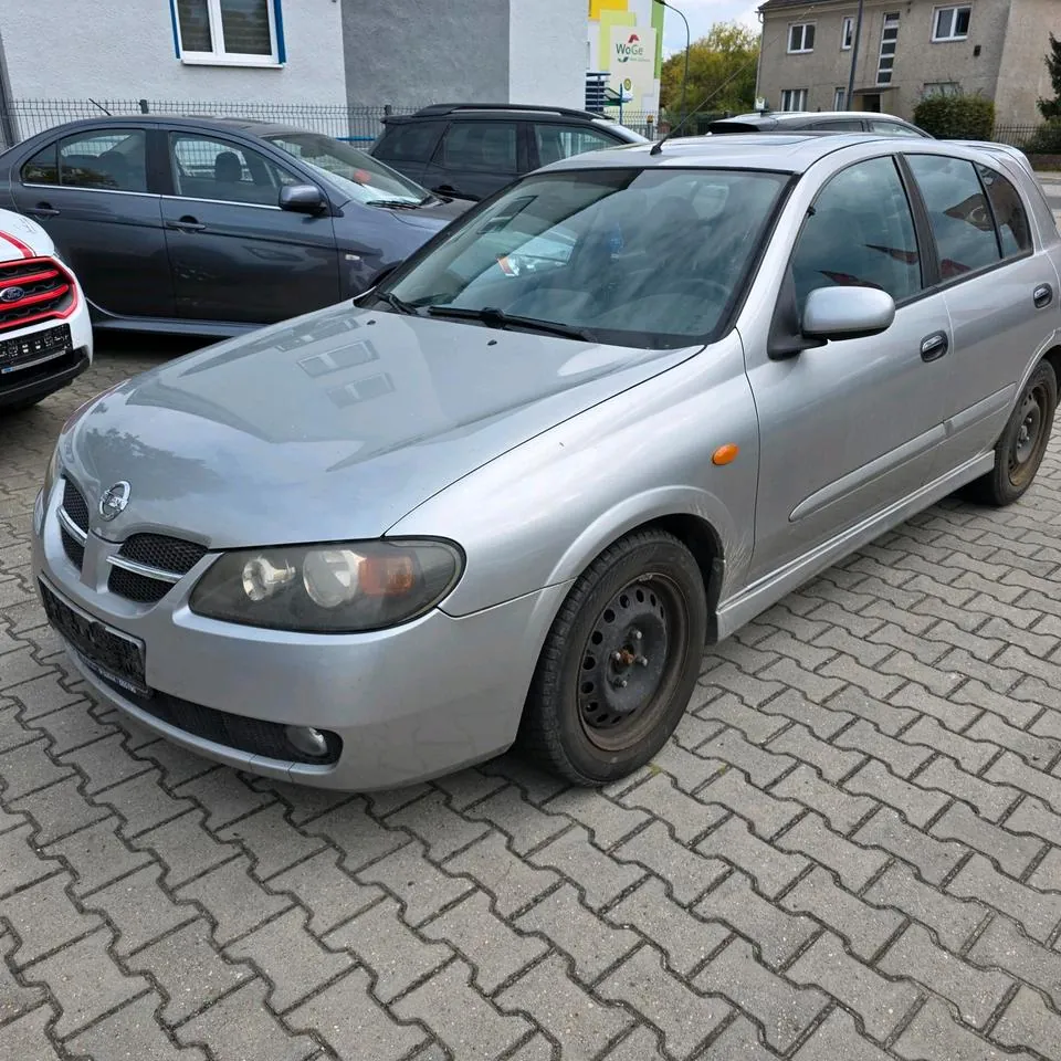 Nissan Almera