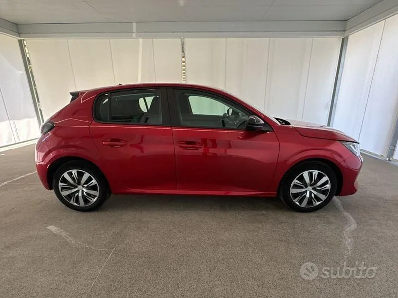 Peugeot 208 2023 photo 2