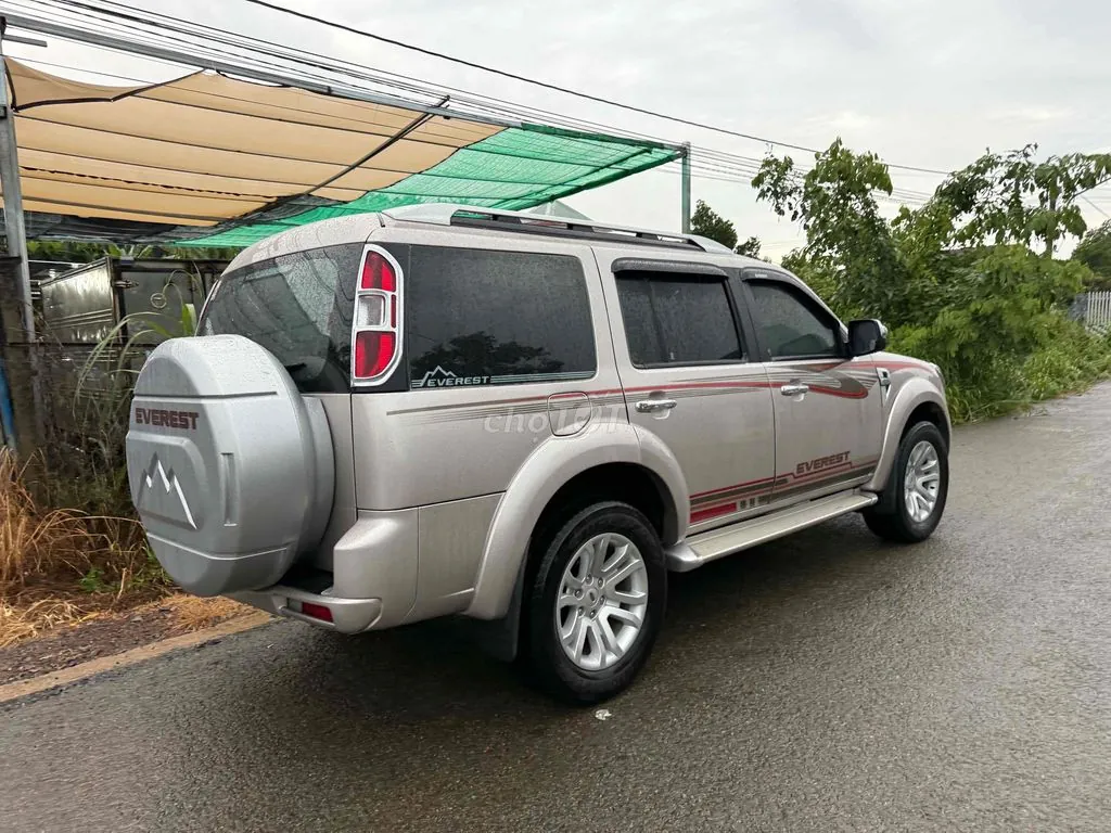 Ford Everest 2014 photo 2