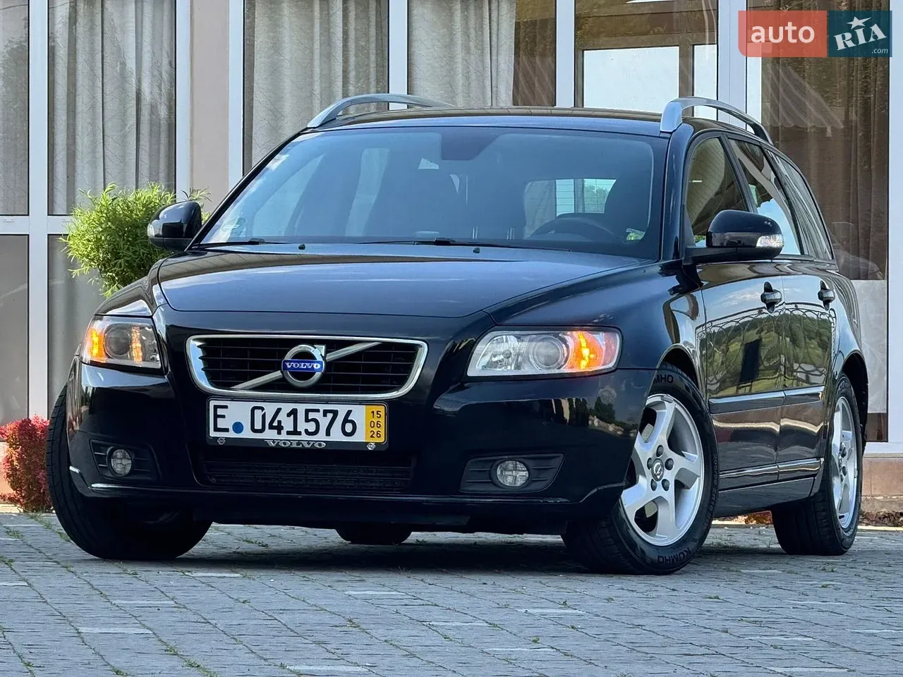 Volvo V50 2011 photo 2