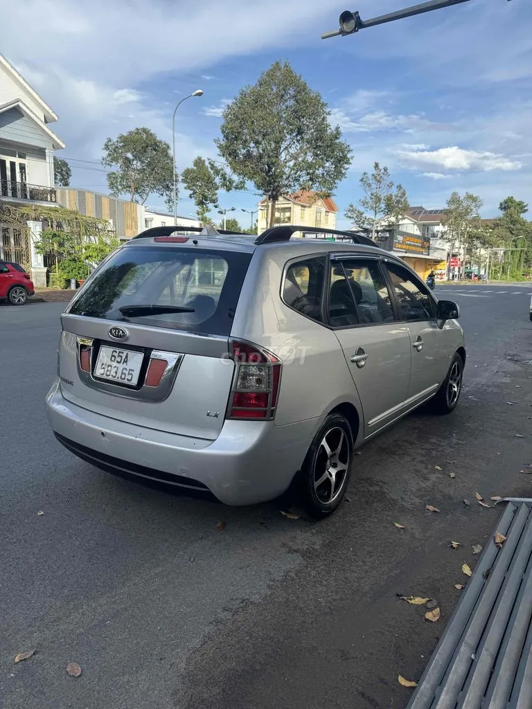 Kia Carens 2009 photo 3