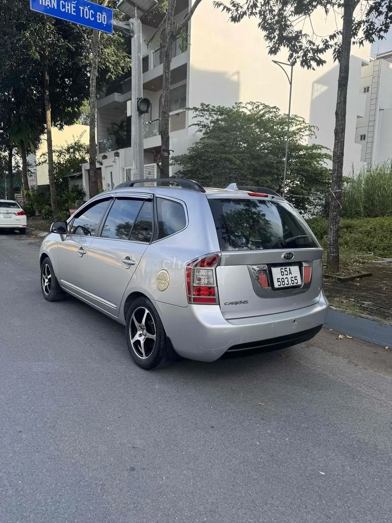 Kia Carens 2009 photo 4