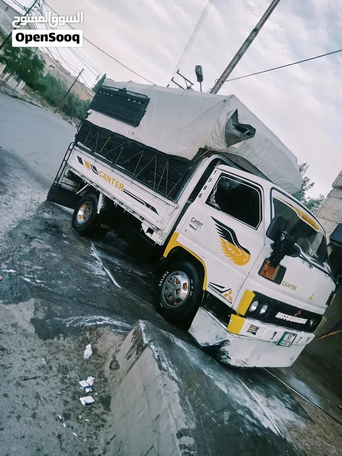 Mitsubishi Canter 1981 photo 4