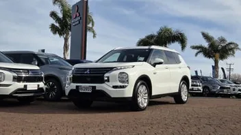 Mitsubishi Outlander 2025 photo 2