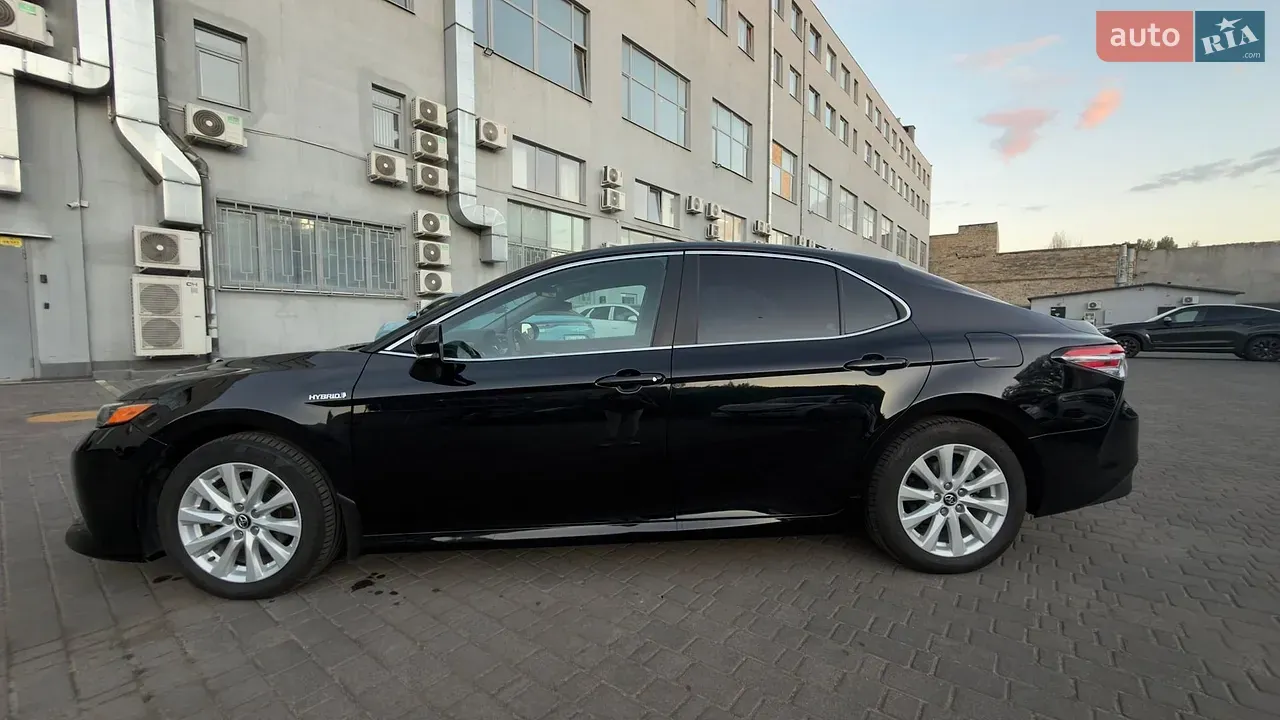 Toyota Camry 2019 photo 4