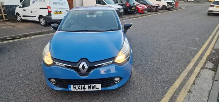 Renault Clio 2014 photo 2