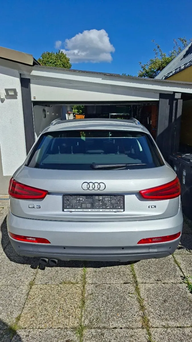 Audi Q3 2012 photo 3