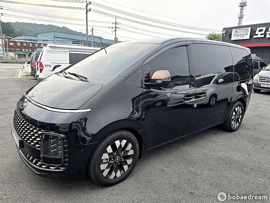 Hyundai Staria 2022 photo 2
