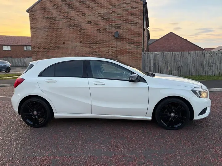 Mercedes-Benz A-Class 2015 photo 2