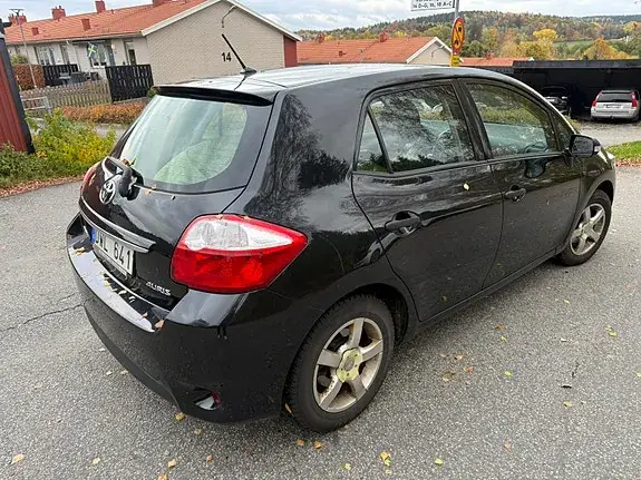 Toyota Auris 2010 photo 3